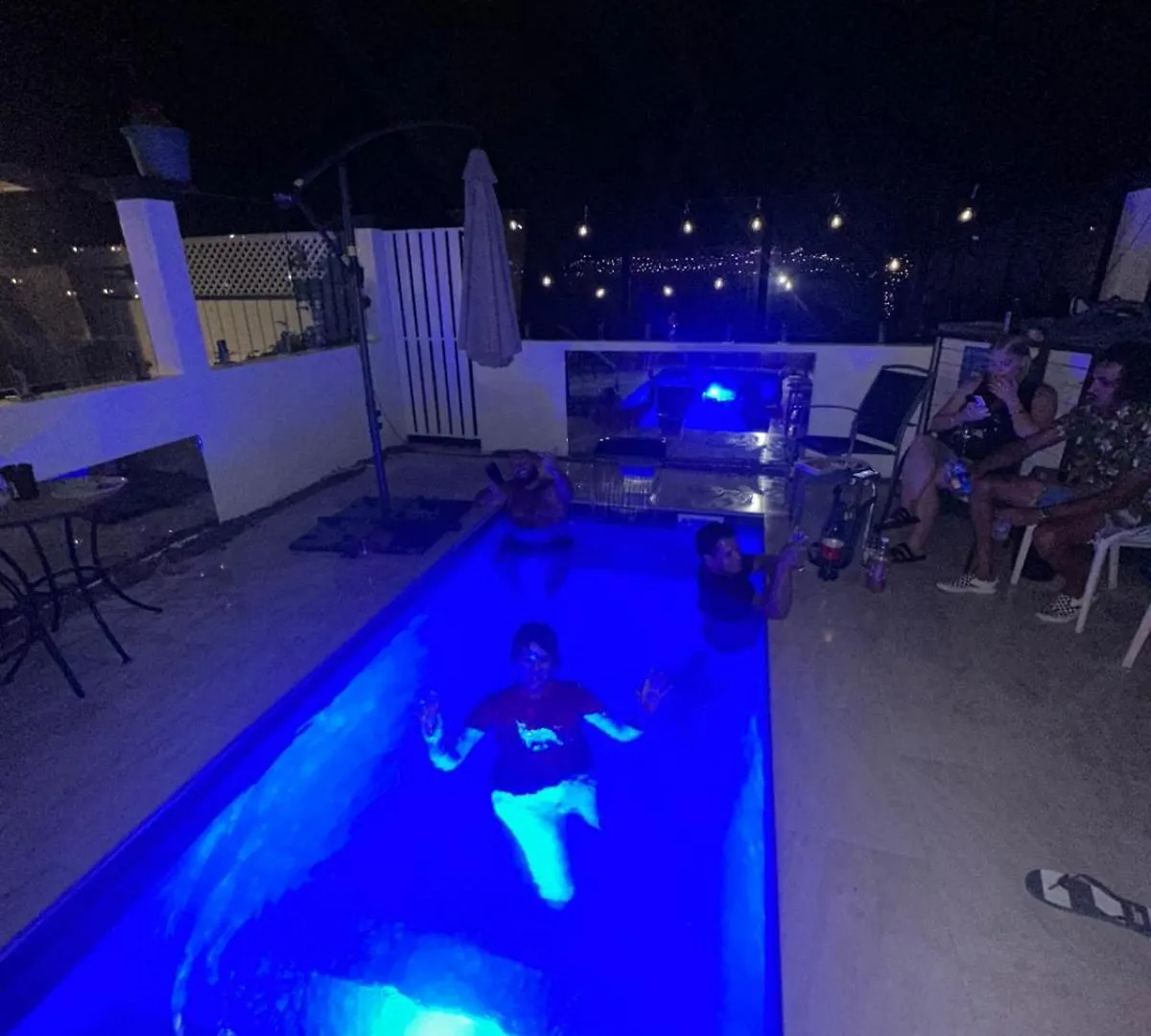 Homestyle Hostel - 18-36Yrs Caloundra