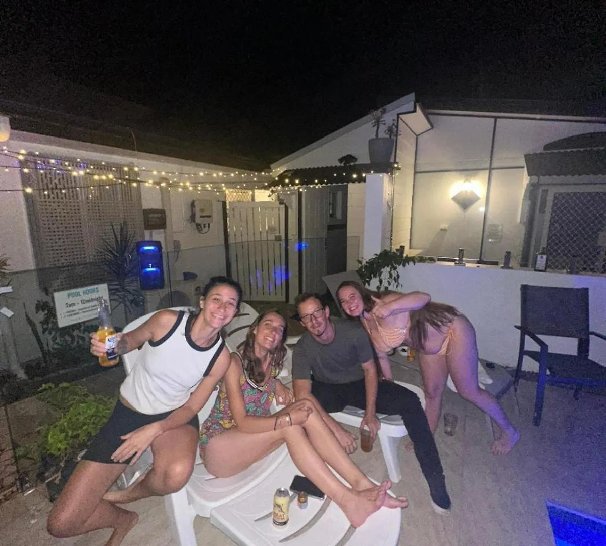 Homestyle Hostel - 18-36Yrs Caloundra